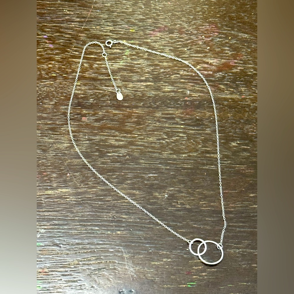 925 interlocking infinity circle necklace! Minimal and shiny look!